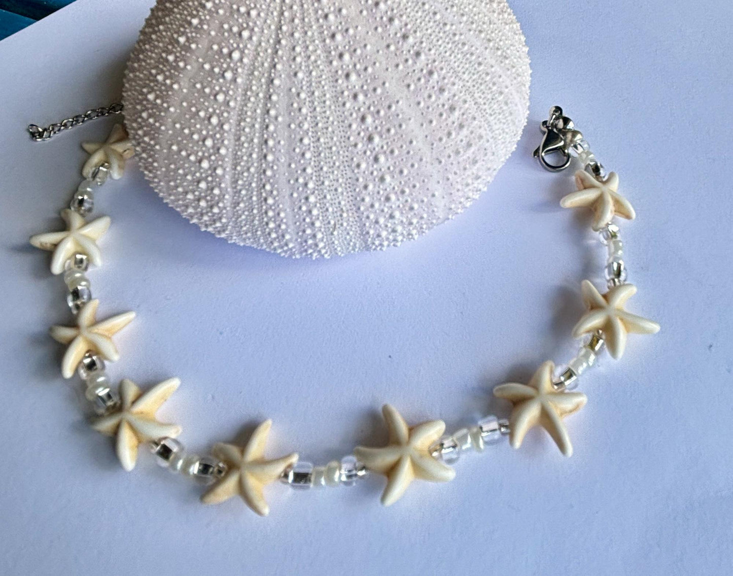 Starfish anklet is just what you need for a day at the beach. Ocean Lover Gift or Beach Wedding